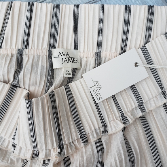 Ava James Asymmetrical Skirt Cream/Black Stripes - Picture 4 of 5